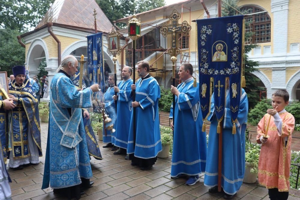 Храм в Щапово настоятель