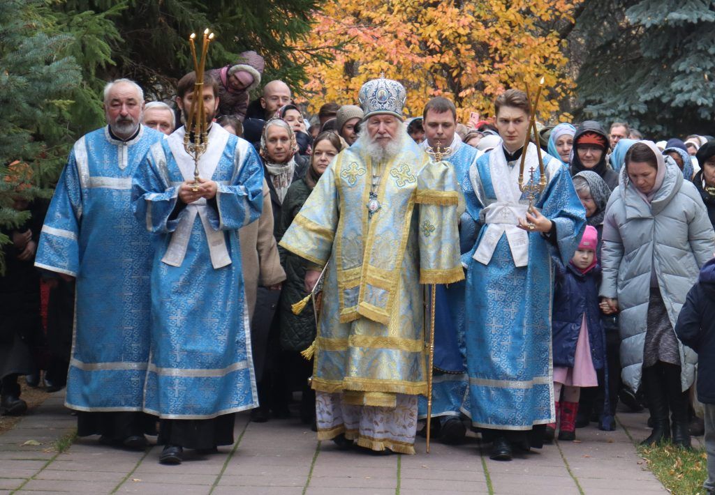 В праздник Казанской иконы Божией Матери епископ Гурий совершил Литургию
