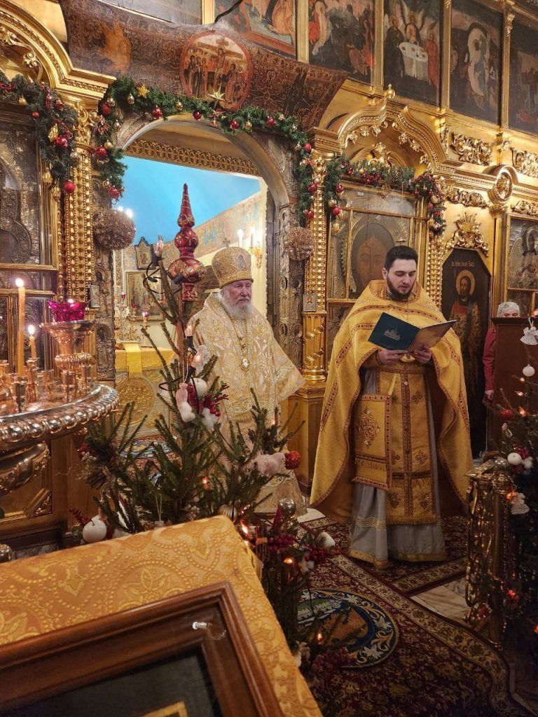 В праздник Рождества Христова епископ Гурий совершил Божественную литургию