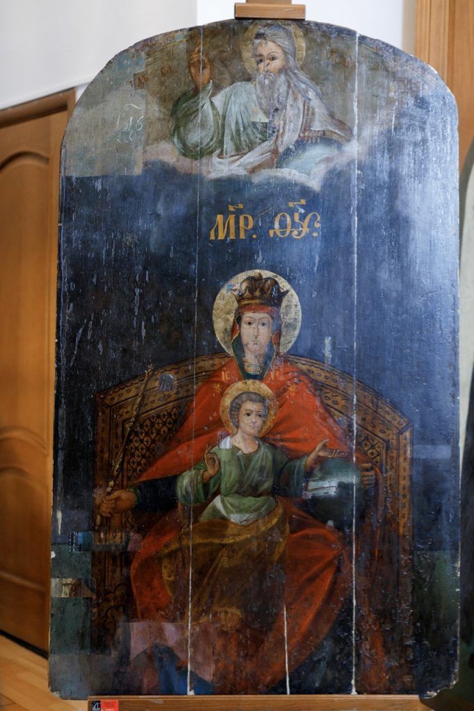 Епископ Гурий посетил реставрационные мастерские Троице-Сергиевой Лавры