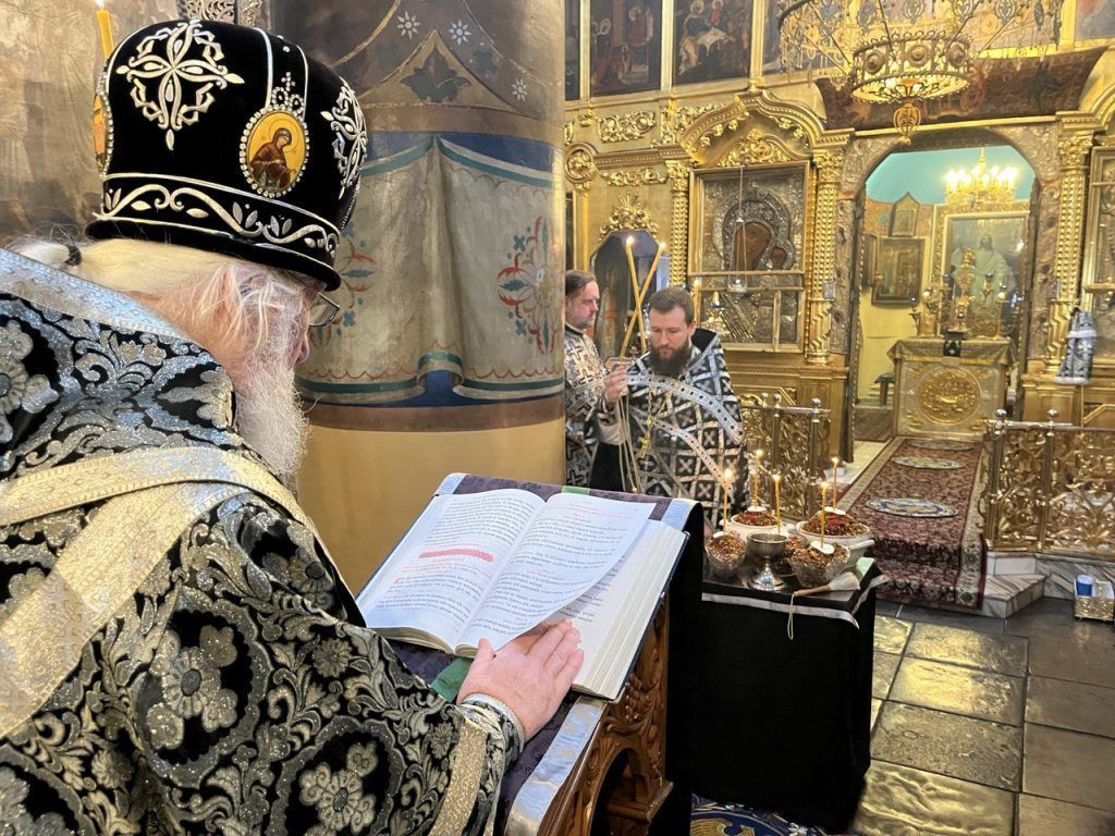 В пятницу первой седмицы Великого поста Епископ Гурий совершил Литургию Преждеосвященных Даров