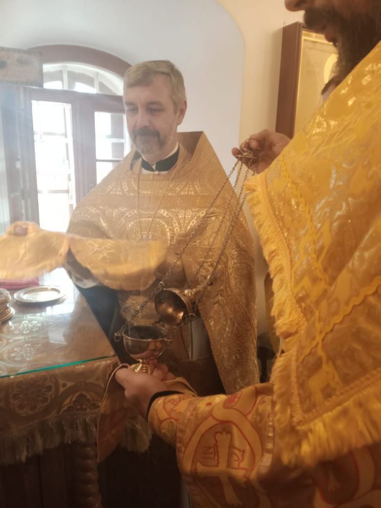 photo_5445264485850938505_y