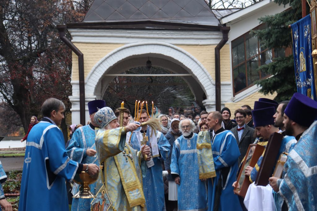 Епископ Гурий возглавил двойной престольный праздник