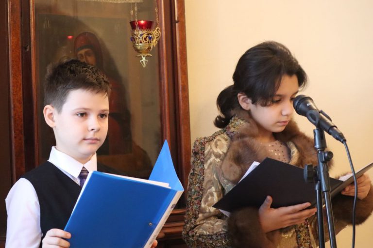 photo_5431374368345886667_y