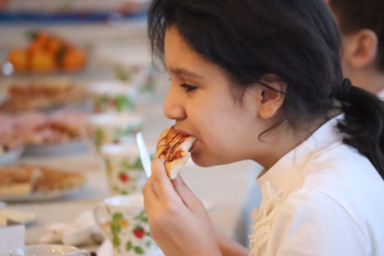 photo_5431374368345886674_y