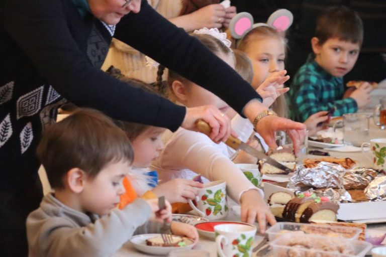 photo_5431374368345886675_y